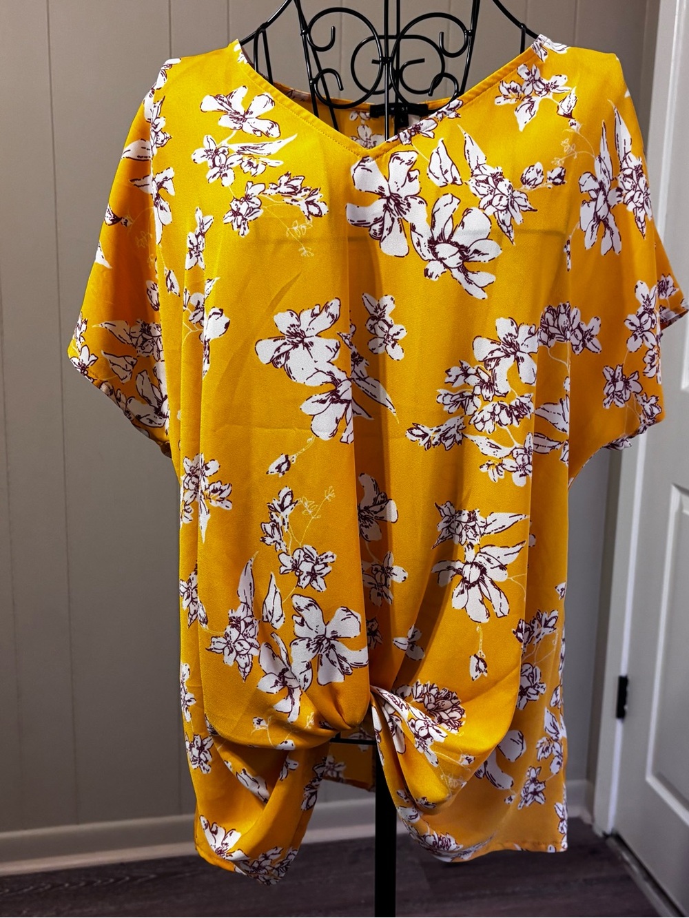 West Kei Yellow V-Neck Floral Short Sleeve  High-Low Knot Top  Size L